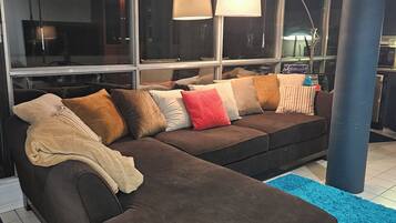 Télévision, cheminée