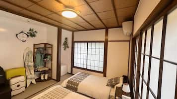 Blackout curtains, soundproofing, free WiFi