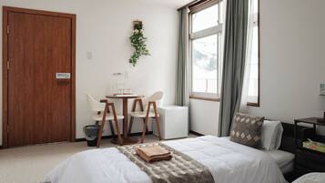 Superior Twin Room, Mountain View | Blackout drapes, soundproofing, free WiFi