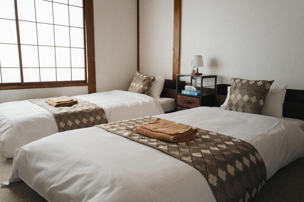 Twin Room, Mountain View | Blackout drapes, soundproofing, free WiFi