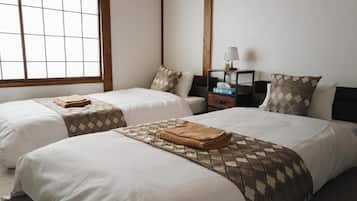 Twin Room, Mountain View | Blackout drapes, soundproofing, free WiFi