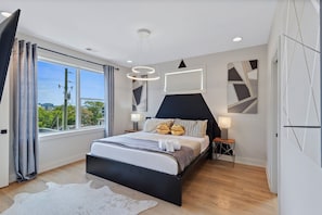 4 bedrooms, iron/ironing board, free WiFi, bed sheets