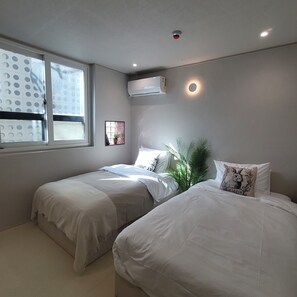 Deluxe Twin Room, Multiple Beds, Non Smoking, Air conditioning | Free WiFi
