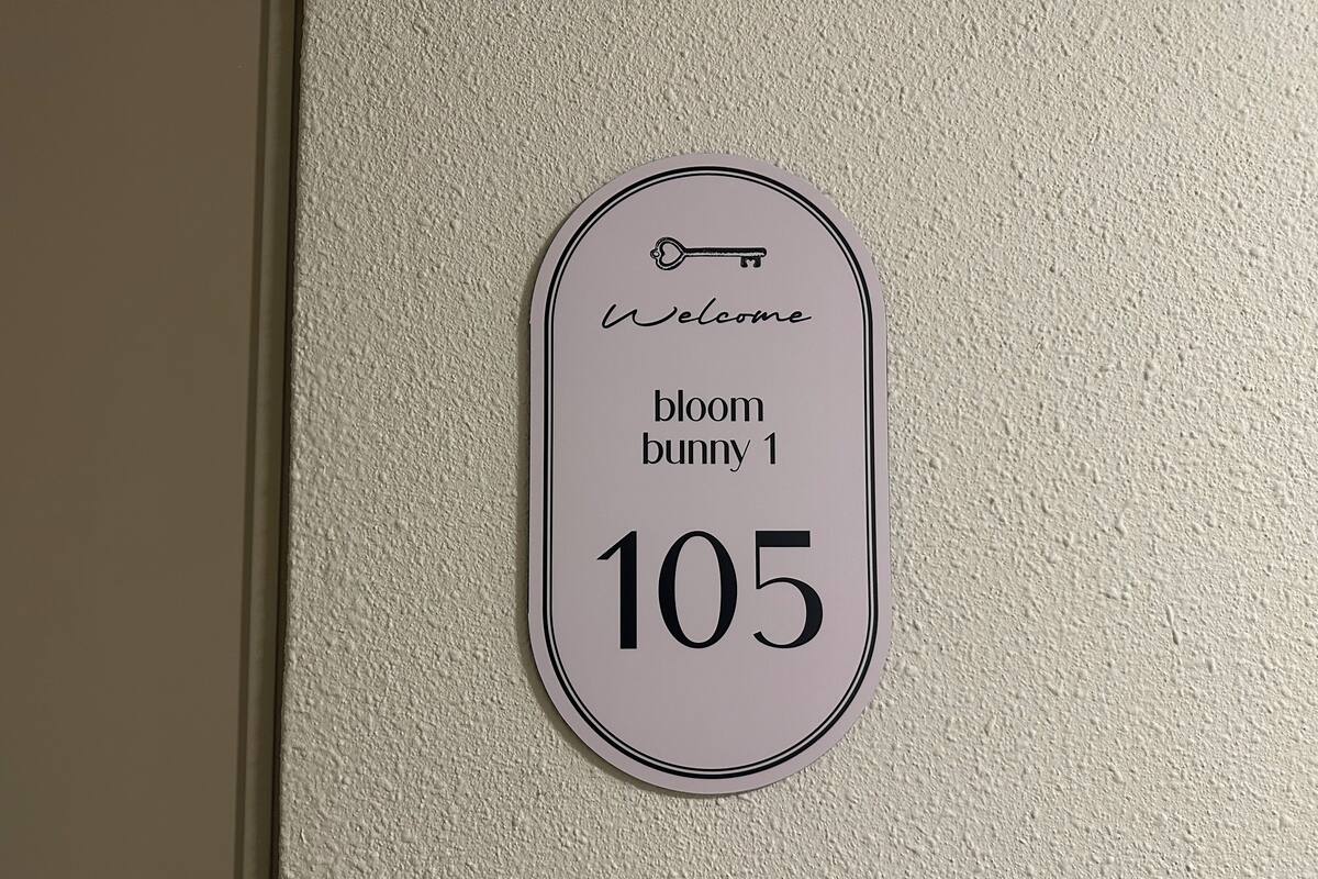 Deluxe Room, 1 Queen Bed, Non Smoking, Air conditioning | WiFi (free)