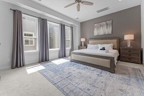 3 chambres, fer et planche à repasser, Wi-Fi, literie fournie