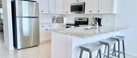 Mikrobølgeovn, ovn, kogeplade, opvaskemaskine