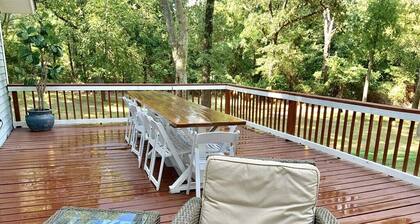 Fireside & Faith cozy getaway on Lake Bob Sandlin