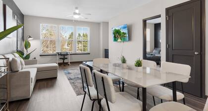 Luxe King 3BR Suite in North Raleigh