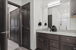 Apartment | Bathroom