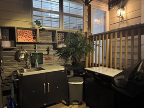 Interior - Convenient, cozy home surrounded by trees, 6 miles to BNA, 13 miles to downtown. (Hermitage)