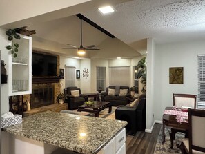 المنشأة من الداخل