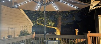 Convenient, cozy home surrounded by trees, 6 miles to BNA, 13 miles to downtown.