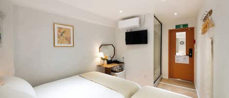 Deluxe Twin Room | Free WiFi, bed sheets