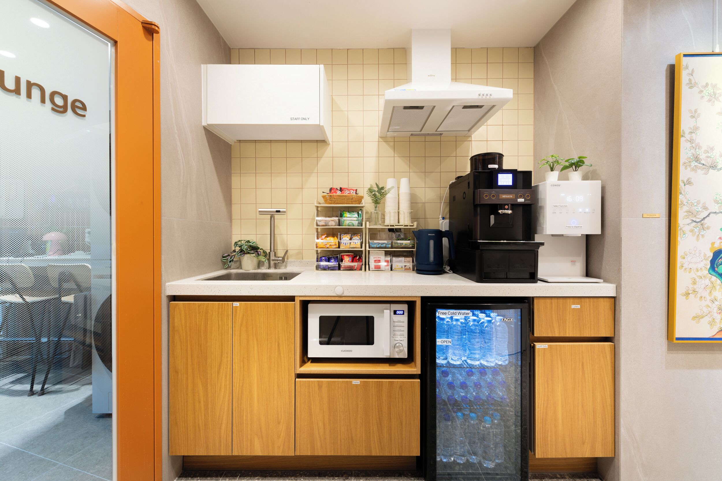 Mini-fridge, microwave, stovetop