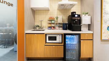 Mini-fridge, microwave, stovetop