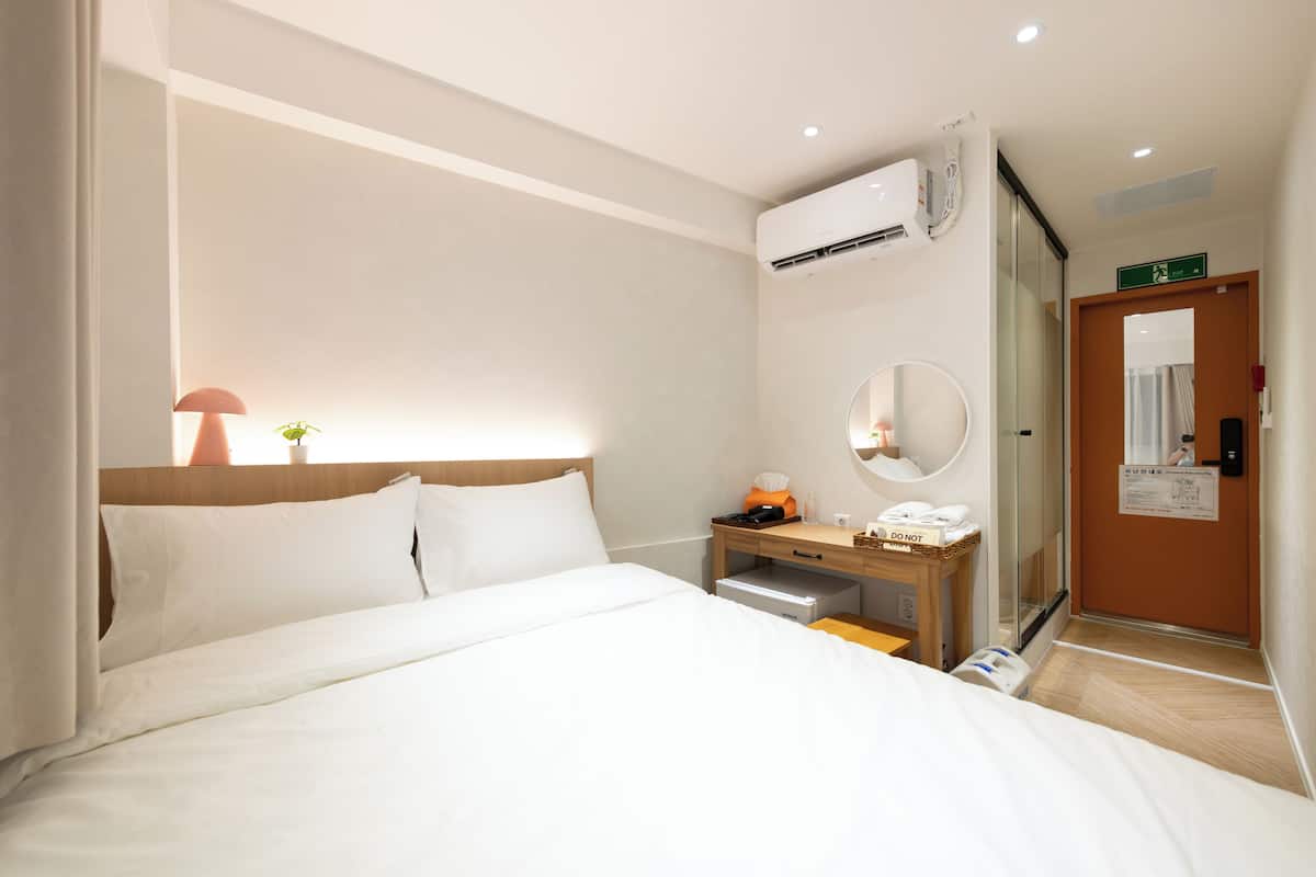 Wifi gratis y ropa de cama