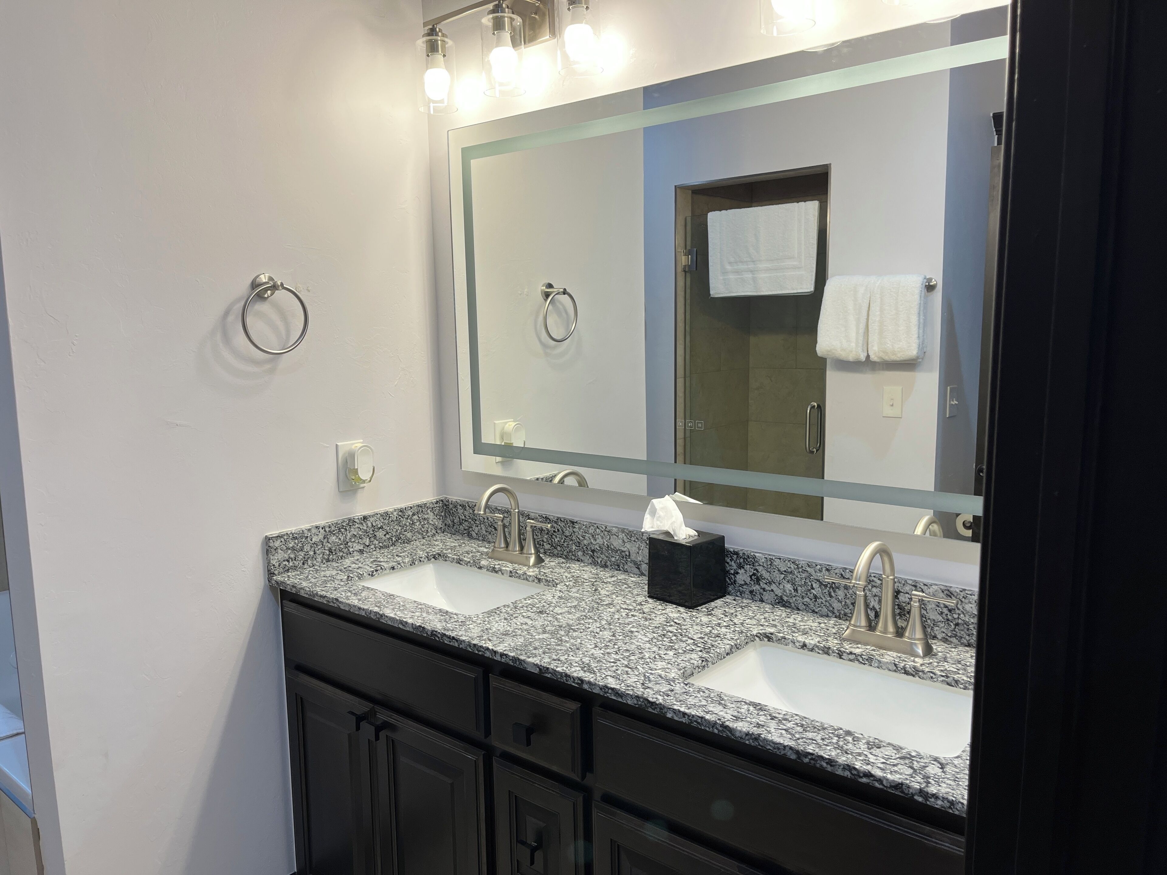 シャワー、ジェットバス、ヘアドライヤー、タオル