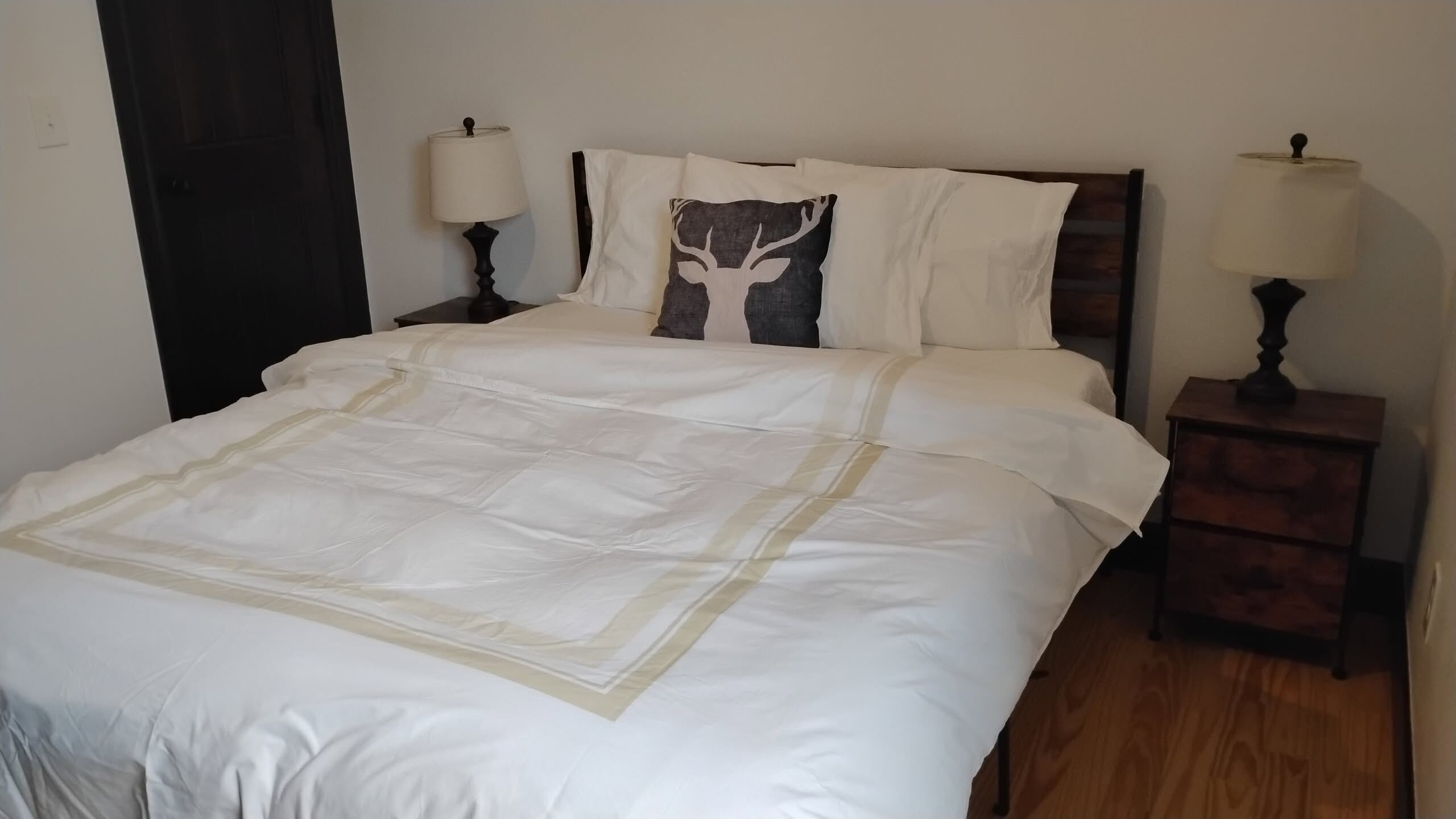 3 habitaciones, tabla de planchar con plancha y wifi gratis 