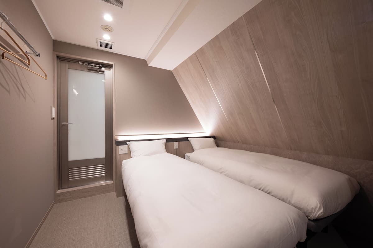 Standard Double or Twin Room | Desk, free WiFi