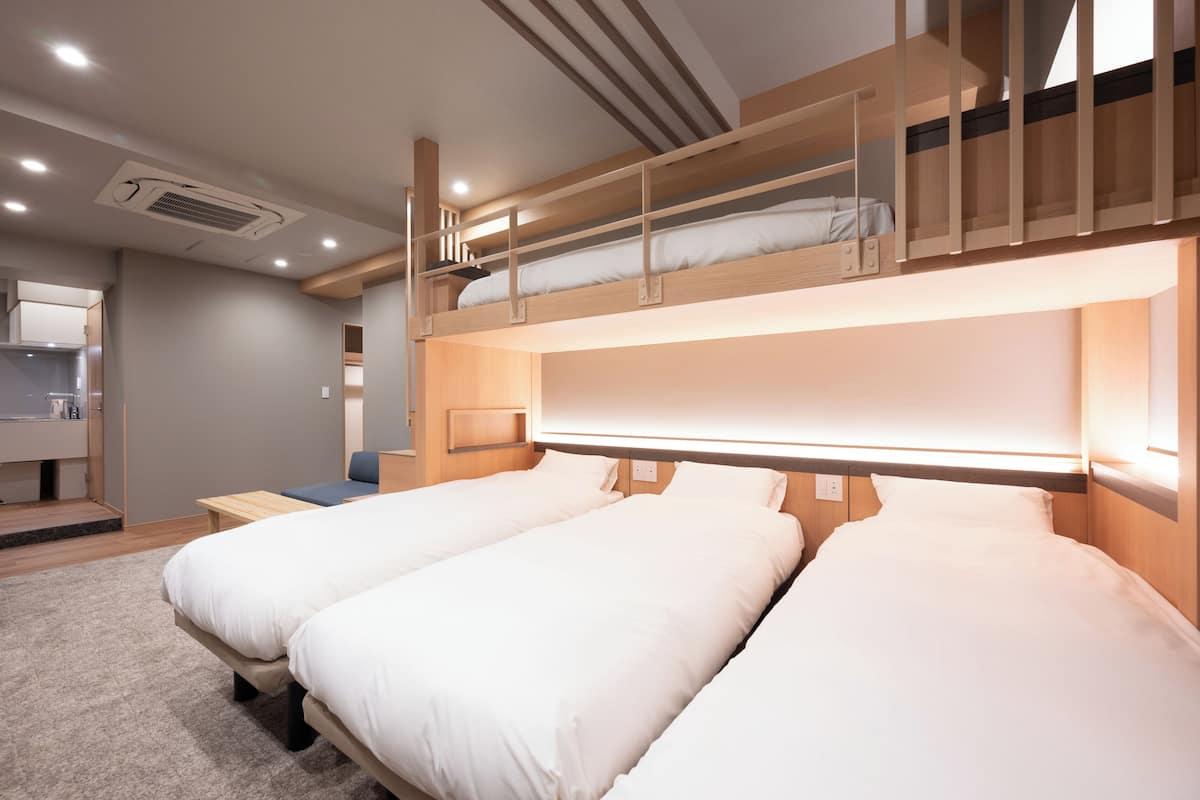 Family Studio Suite | Desk, free WiFi