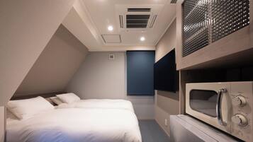 Quarto casal ou duplo standard | Escrivaninha, Wi-Fi de cortesia, roupa de cama