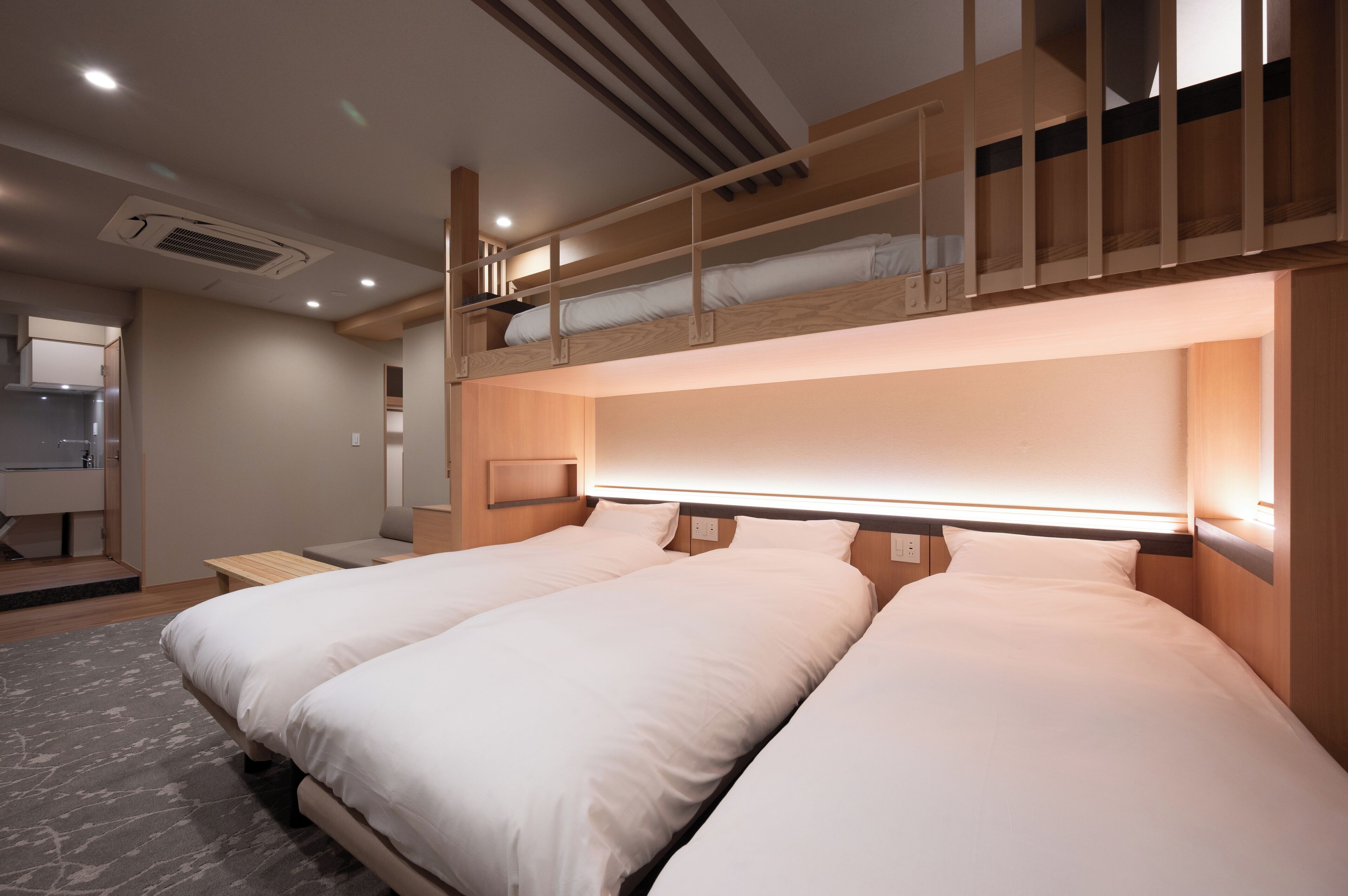 Suite estudio familiar | Escritorio, wifi gratis y ropa de cama 