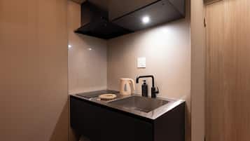 ห้องแฟมิลี่สตูดิโอสวีท | ครัวส่วนตัว | ไมโครเวฟ