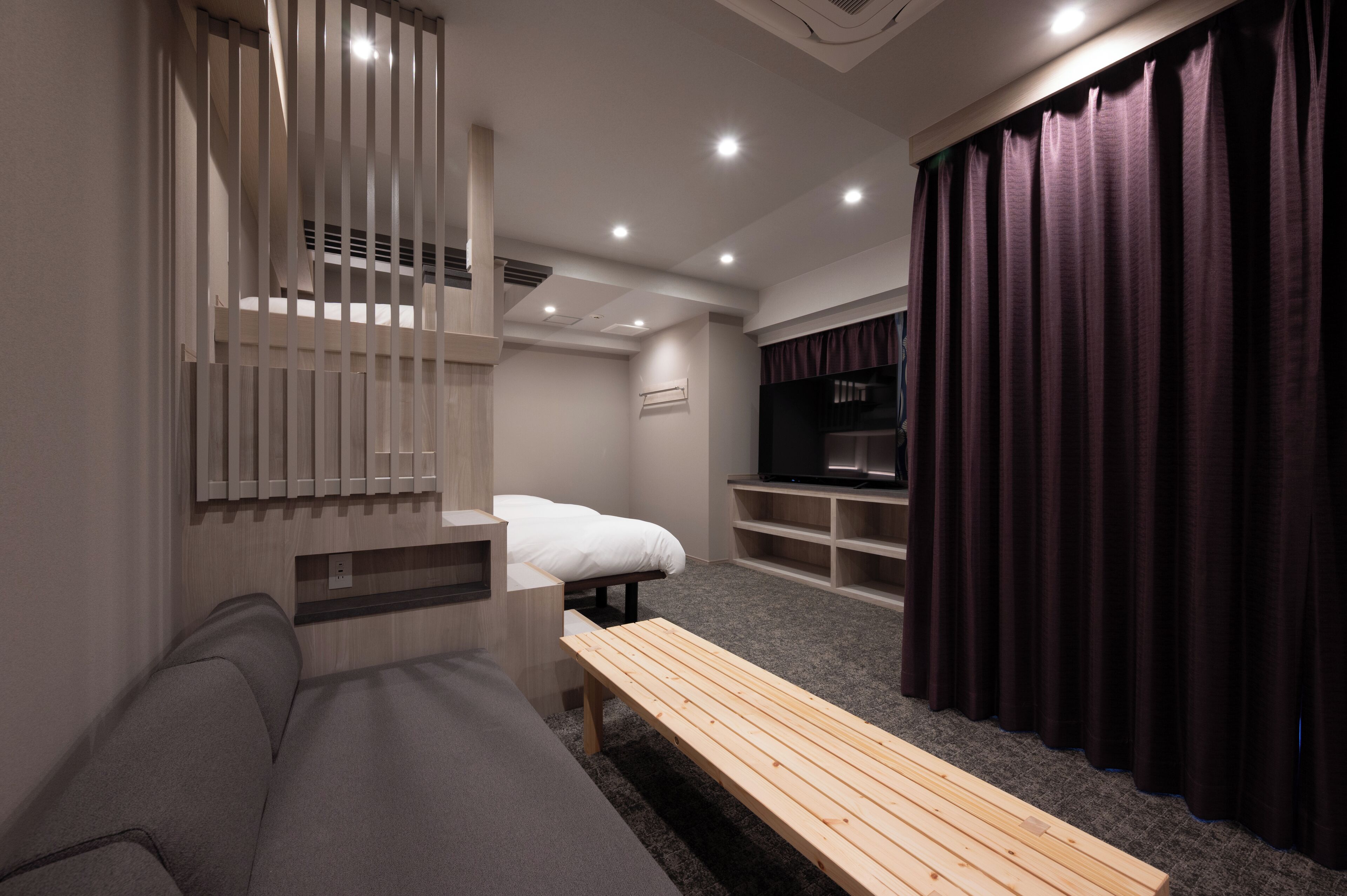 Family Studio Suite | Desk, free WiFi, bed sheets