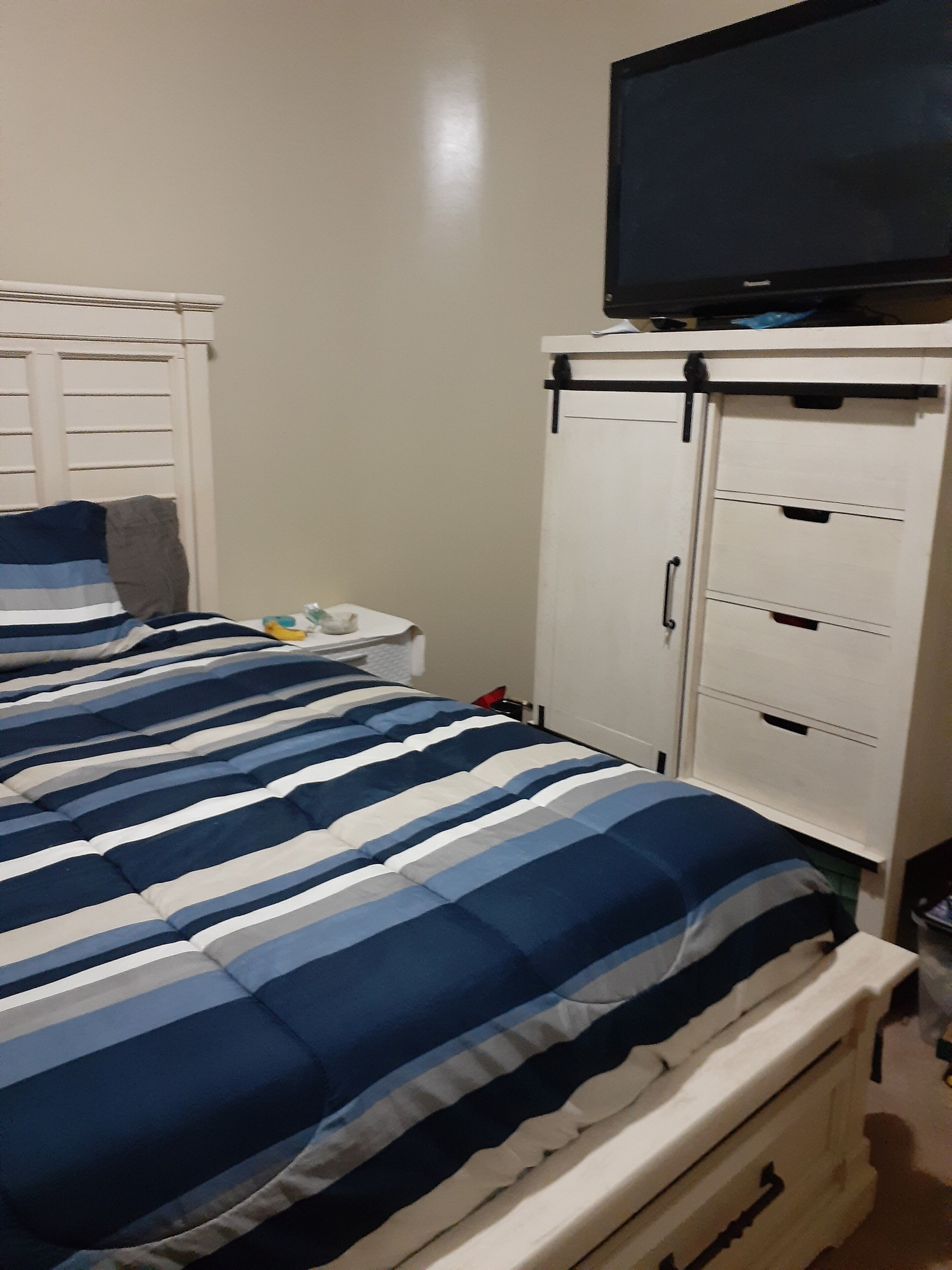 1 bedroom, iron/ironing board, bed sheets