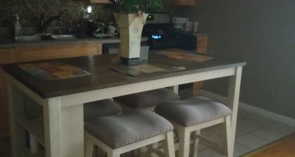 Beautiful condo with AC in vibrant Chicago
10 mins to beach. 10 mins to downtown