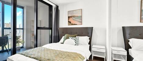2 bedrooms, desk, iron/ironing board, WiFi