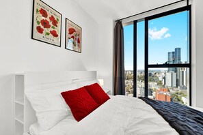 2 bedrooms, desk, iron/ironing board, WiFi