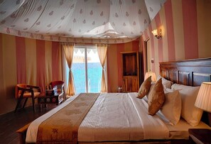 Luxury-Villa, Blick auf die Wüste | Bettwäsche aus ägyptischer Baumwolle, hochwertige Bettwaren