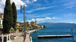 Miscellaneous - Eden House - Terrace & View Lake, Gardone Riviera, Italy (Gardone Riviera)