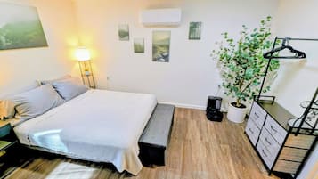 Iron/ironing board, free WiFi, bed sheets, wheelchair access