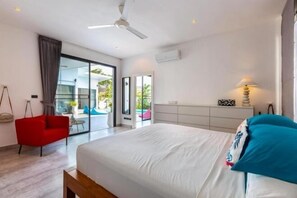 Cribs/infant beds