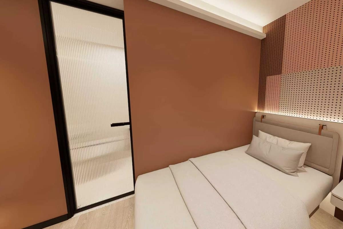 Free minibar, desk, laptop workspace, free WiFi