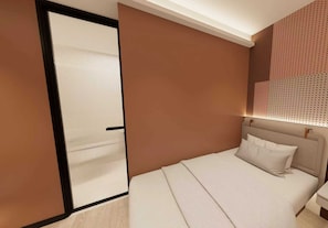 Free minibar, desk, laptop workspace, free WiFi