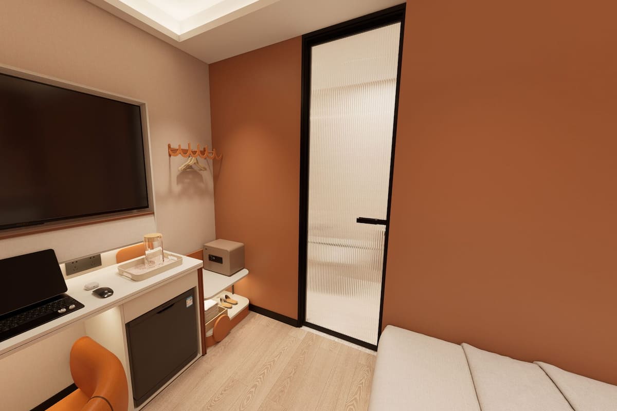 Free minibar, desk, laptop workspace, free WiFi