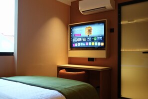 Chambre Double Deluxe | Articles gratuits dans le mini-bar, bureau