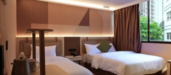 A Hotel Farrer Park - Newly Renovated