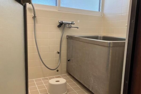 Bathroom - Fuse Hot Spring Stay East (Saku)