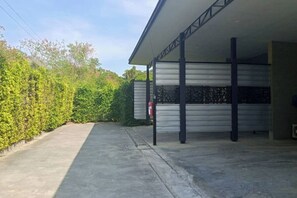 Unclassified image, 5 of 9, button - Chill d resort buriram (Buri Ram)