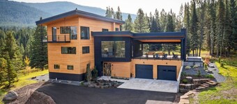 Bridger Canyon Passive Haus | 4BR/4.5BA Mtn Retreat w/ Tub