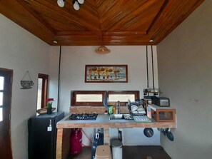 Fridge, stovetop, coffee/tea maker, electric kettle