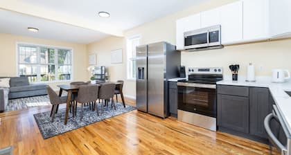 Tranquil 3-bedroom house with AC in Hartford