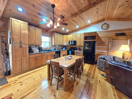 Relaxation Meets Fun at Our “Endless View Cabin”