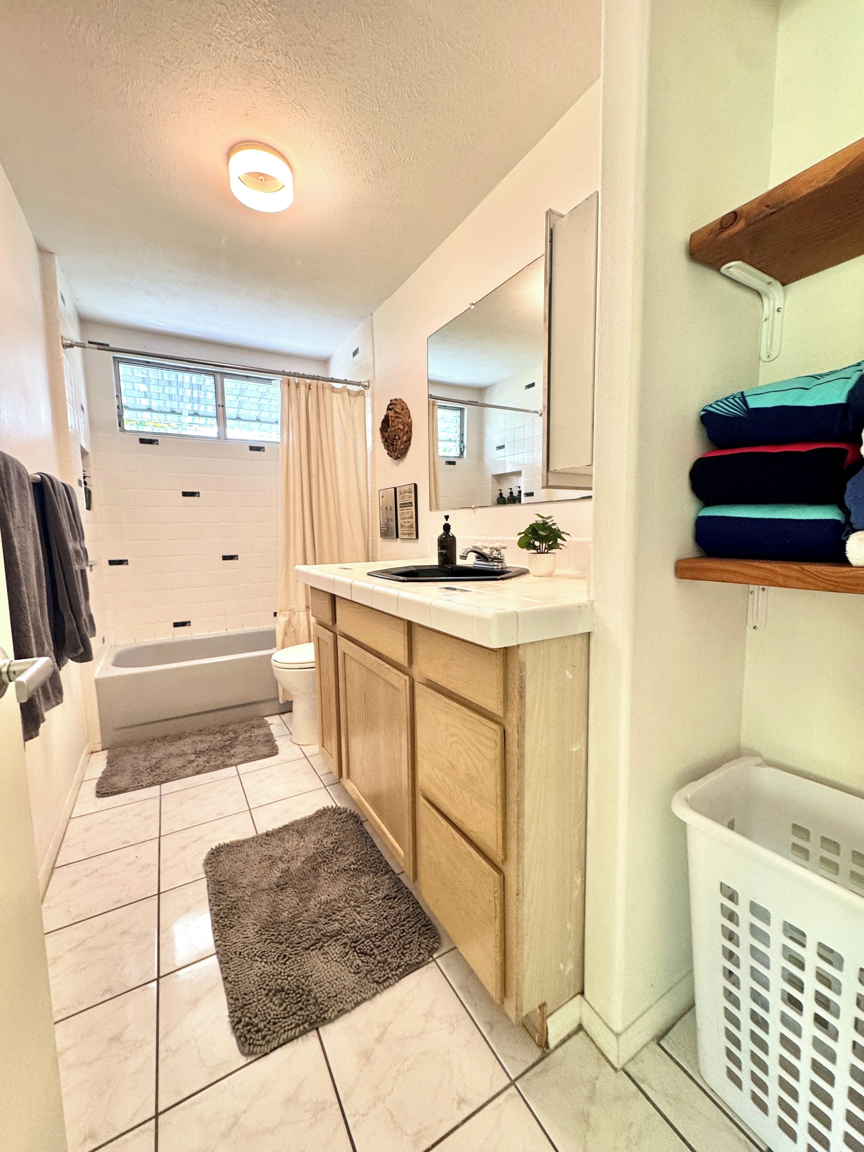 تجهيزات دش، مناشف، صابون، شامبو