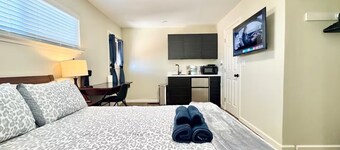 Remodeled Spanish Bungalow Suite • Short Walk to SJSU + Parking