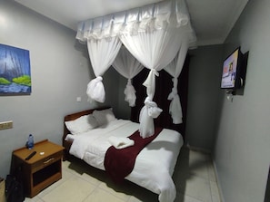 Deluxe Double Room, Garden View | Free WiFi, bed sheets